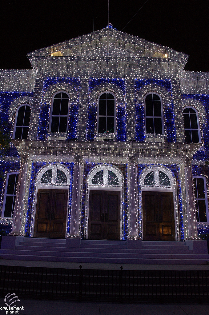 Osborne Family Spectacle of Dancing Lights